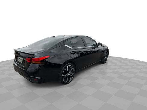 Used 2025 Nissan Altima 2.5 SR FWD image 9