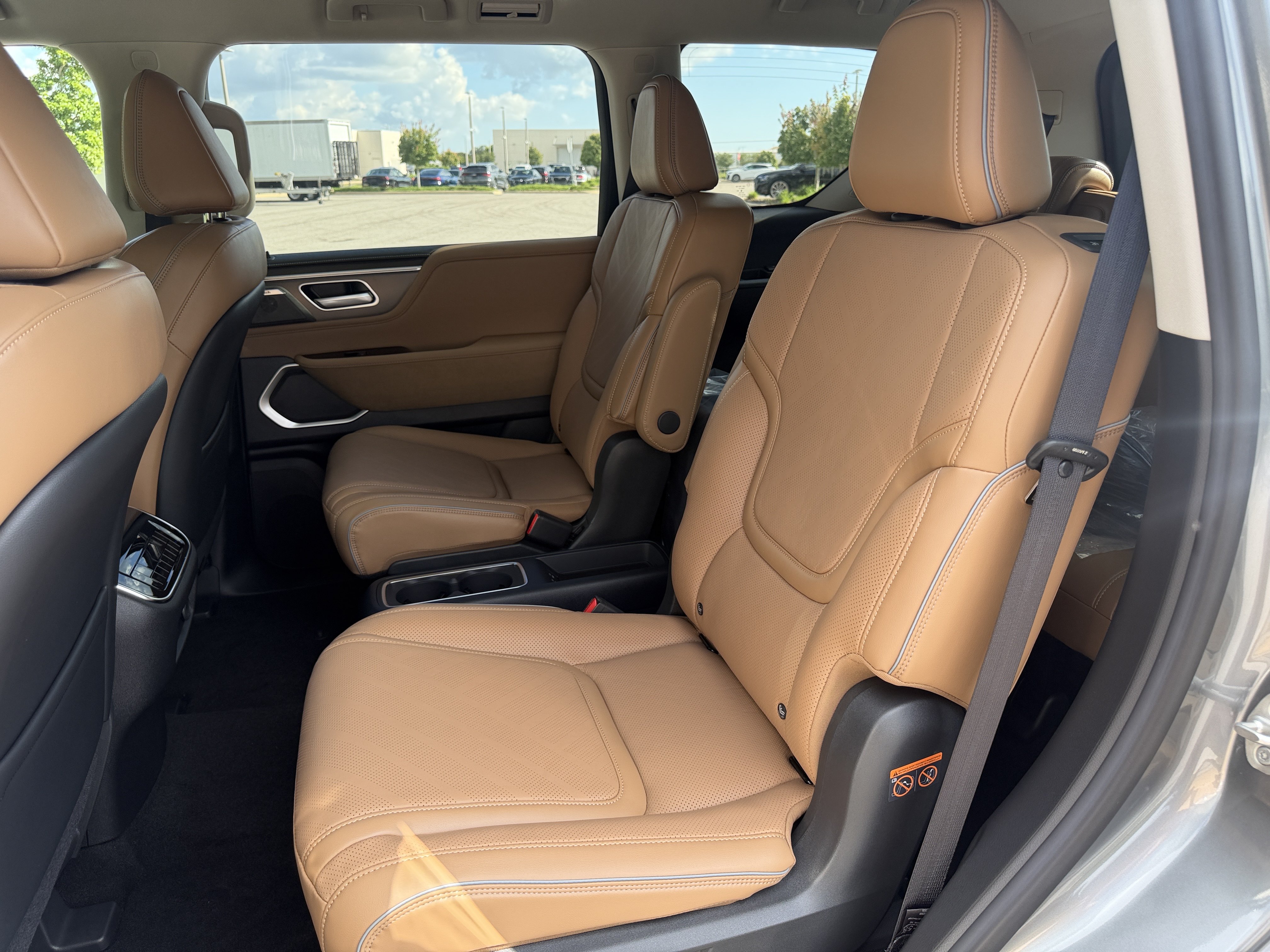 New 2027 INFINITI QX80 Luxe w/ Cargo Package RWD image 19
