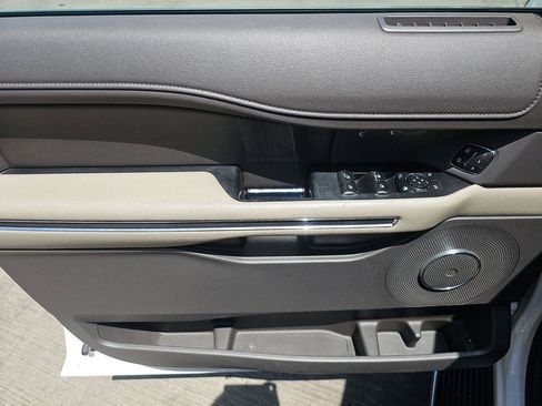 Used 2020 Ford Expedition Max XLT w/ Equipment Group 202A RWD image 10