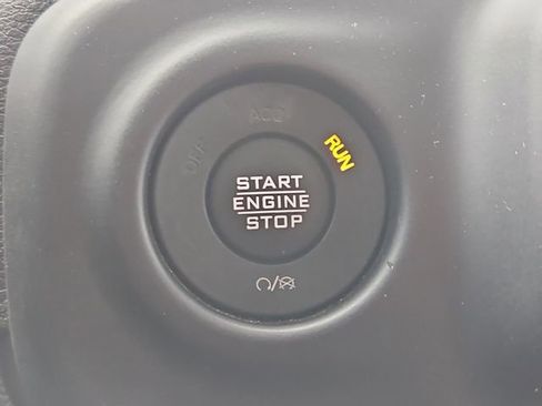 Used 2023 Jeep Gladiator Sport AWD/4WD image 21