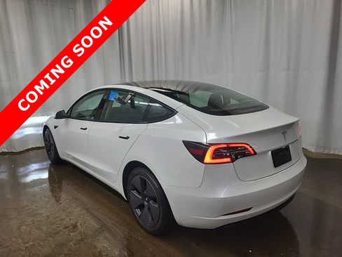 Used 2023 Tesla Model 3 Standard Range image 3
