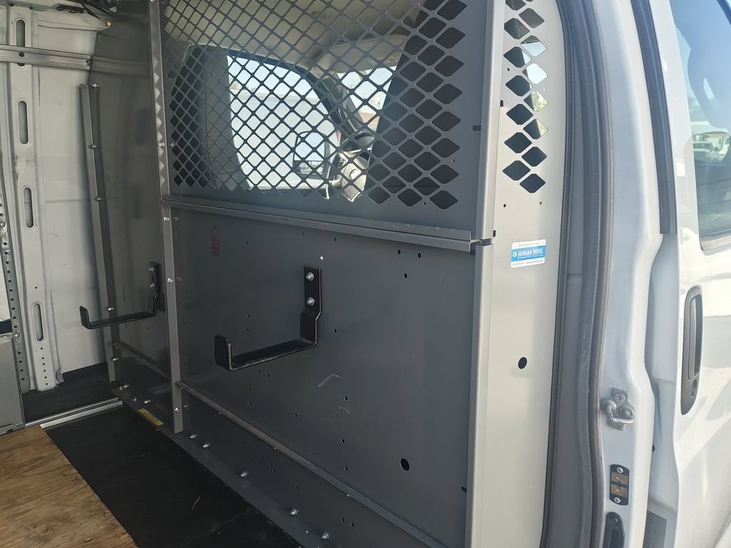 Used 2017 Chevrolet Express 2500 RWD image 6