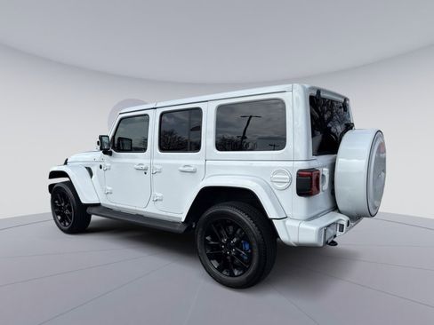 Used 2022 Jeep Wrangler Unlimited Sahara image 4