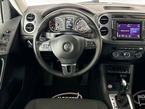 Used 2018 Volkswagen Tiguan Limited w/ Premium Package image 19