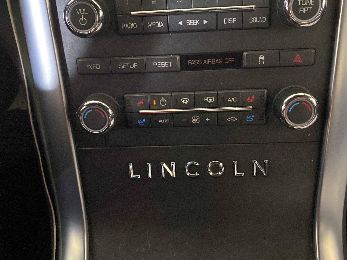 Used 2009 Lincoln MKS AWD image 20