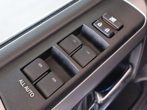 Used 2021 Toyota 4Runner Limited image 17