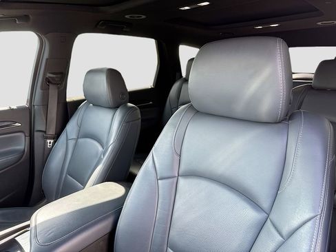 Used 2023 Buick Enclave Essence w/ Experience Buick Package FWD image 13