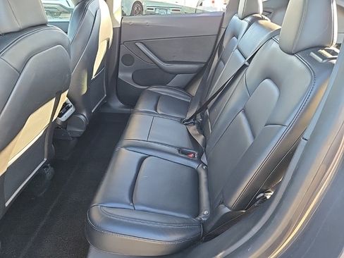 Used 2021 Tesla Model Y Long Range image 15