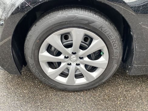 Used 2025 Toyota Corolla LE image 15