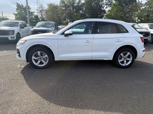 Used 2023 Audi Q5 2.0T Premium w/ Convenience Package AWD/4WD image 2