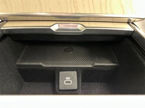 Used 2024 Land Rover Range Rover Long Wheelbase SE image 23