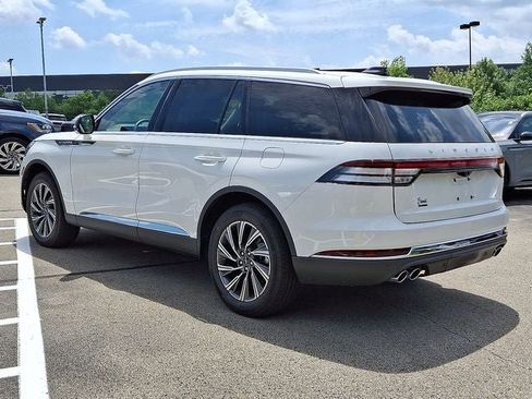 New 2026 Lincoln Aviator AWD image 3