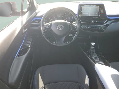 Used 2022 Toyota C-HR XLE FWD image 12