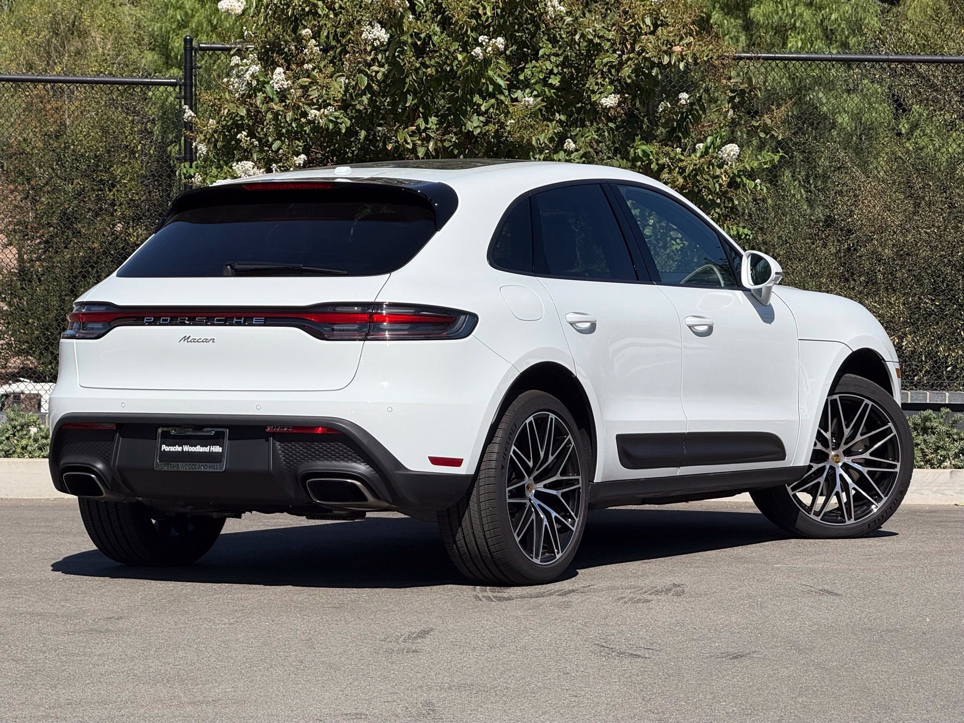 Used 2026 Porsche Macan AWD/4WD image 7