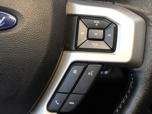Used 2019 Ford F150 Lariat w/ Equipment Group 502A Luxury AWD/4WD image 23