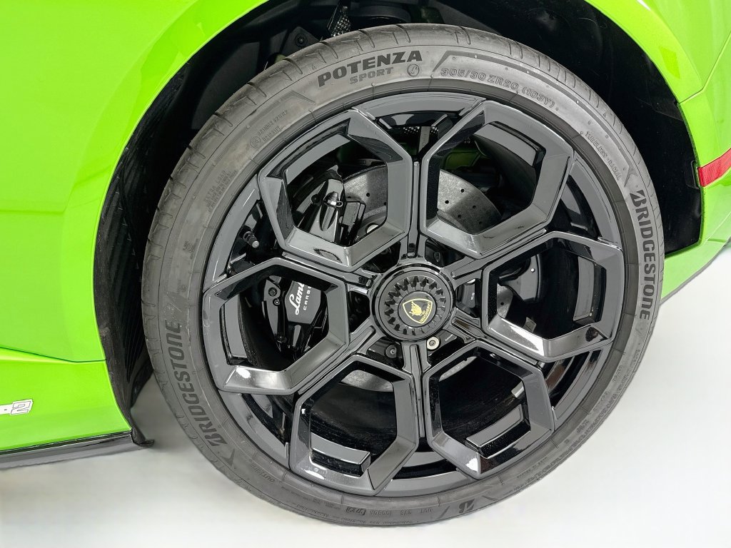 Used 2024 Lamborghini Huracan Tecnica RWD image 26