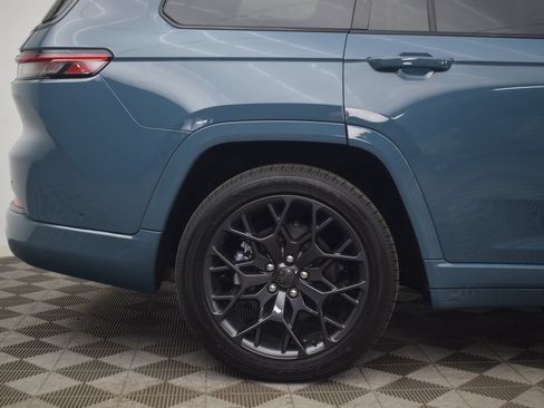 New 2026 Jeep Grand Cherokee L Summit w/ Obsidian Package AWD/4WD image 10