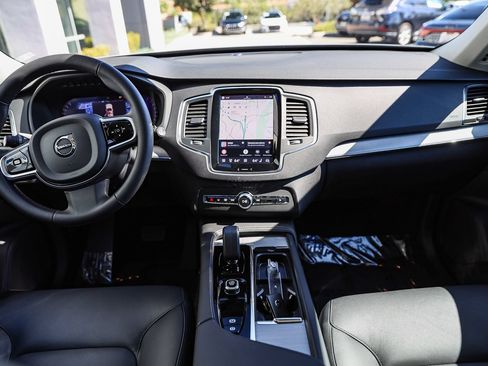 Used 2025 Volvo XC90 B5 Core w/ Protection Package Premier AWD/4WD image 14