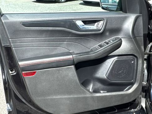Used 2025 Ford Escape ST-Line image 10