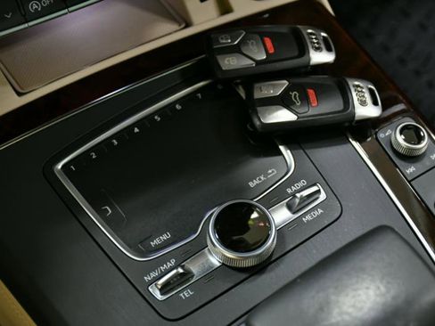 Used 2018 Audi Q5 Prestige w/ Prestige Package image 30