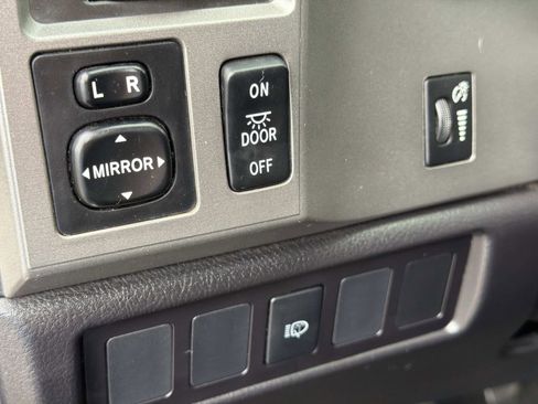 Used 2015 Toyota Sequoia SR5 image 5