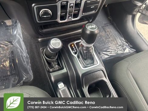 Used 2018 Jeep Wrangler Unlimited Sport S AWD/4WD image 13