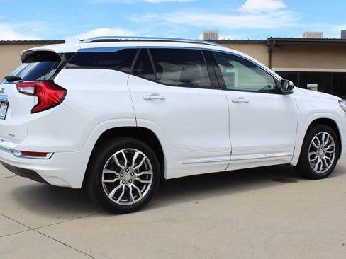 Used 2024 GMC Terrain Denali w/ Denali Premium Package AWD/4WD image 36