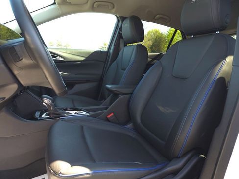 Used 2025 Buick Encore GX Sport Touring image 12