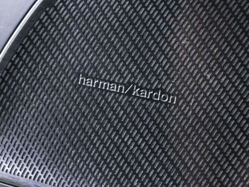 Certified 2023 Volvo XC60 B5 Plus w/ Protection Package Premier image 9