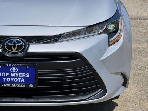 Used 2024 Toyota Corolla LE FWD image 4