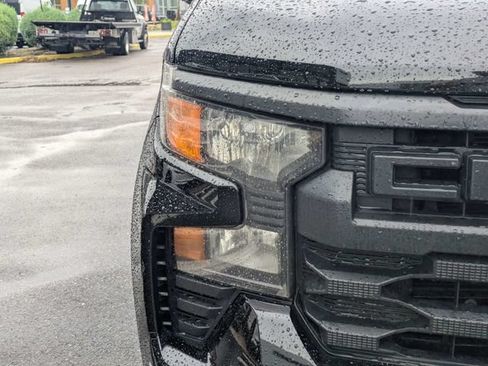 Used 2022 Chevrolet Silverado 1500 Custom AWD/4WD image 9