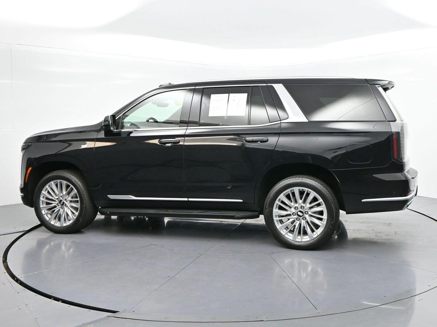 Certified 2025 Cadillac Escalade Premium Luxury AWD/4WD image 5