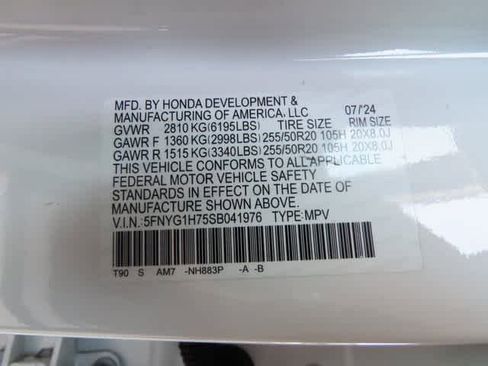 Certified 2025 Honda Pilot Touring image 33