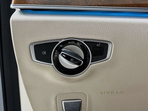 Used 2018 Mercedes-Benz E 300 image 12