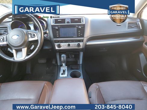 Used 2017 Subaru Outback 3.6R Touring image 3