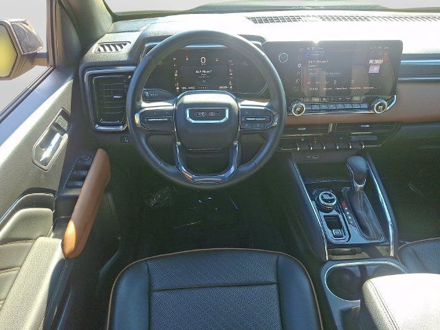 Used 2023 GMC Canyon AT4 w/ AT4 Premium Package AWD/4WD image 13