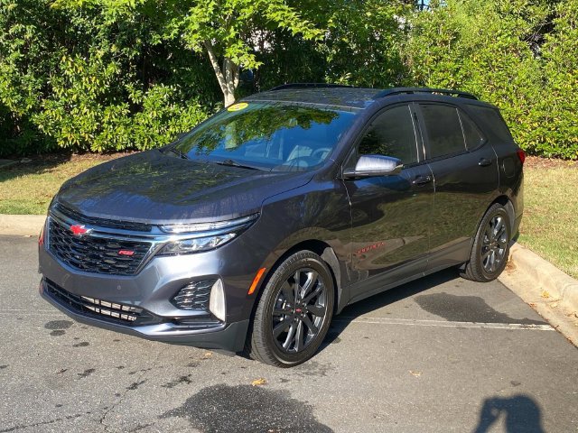 Used 2022 Chevrolet Equinox RS w/ Infotainment Package FWD image 3