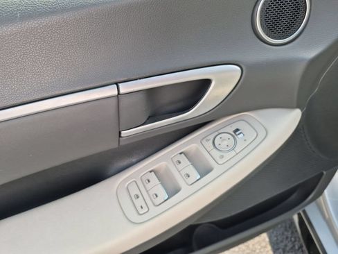 Used 2025 Hyundai Sonata SEL FWD image 14