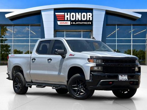 Used 2019 Chevrolet Silverado 1500 Custom Trail Boss w/ Custom Convenience Package AWD/4WD image 2
