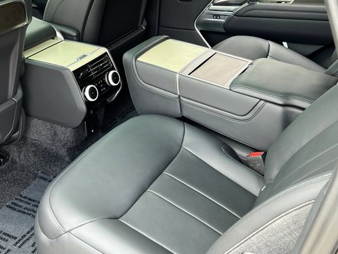 Used 2024 Land Rover Range Rover SV AWD/4WD image 22