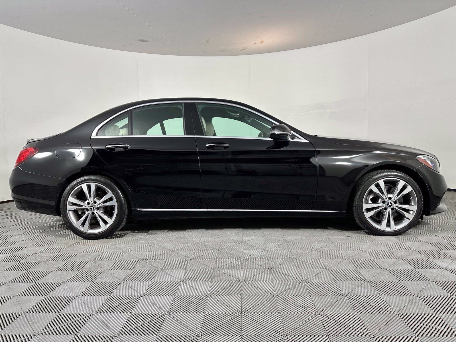 Used 2019 Mercedes-Benz C 300 Sedan image 26