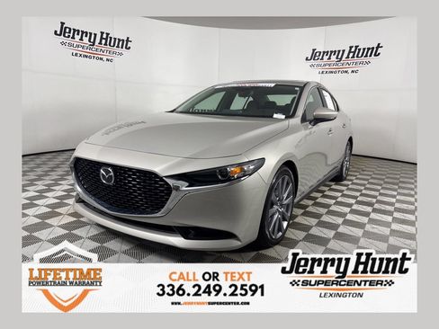 Used 2025 MAZDA MAZDA3 s FWD image 1