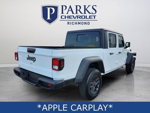 Used 2025 Jeep Gladiator Sport image 8