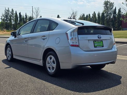 Used 2010 Toyota Prius Two FWD image 3