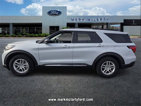 New 2025 Ford Explorer Active w/ Active Comfort Package image 2