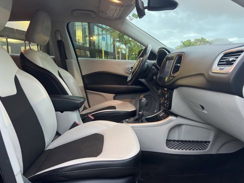 Used 2021 Jeep Compass Latitude image 27