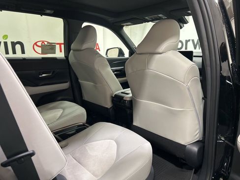 Used 2026 Toyota Grand Highlander AWD Hybrid image 15