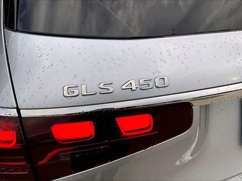 Used 2025 Mercedes-Benz GLS 450 4MATIC w/ AMG Line Exterior image 28