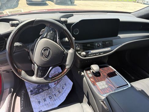 Used 2024 Lexus LS 500 AWD w/ Luxury Package image 6