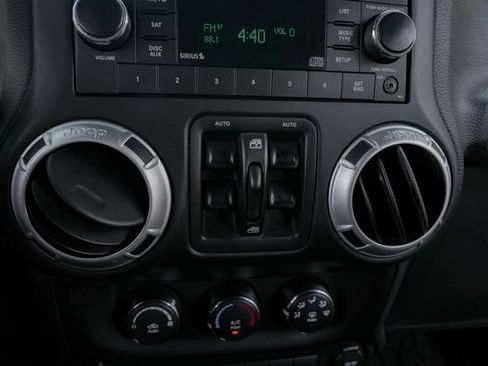Used 2016 Jeep Wrangler Unlimited Sahara w/ Connectivity Group AWD/4WD image 47